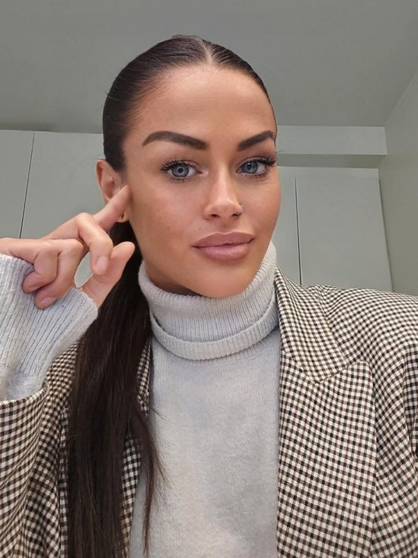 Charis Van der Auwera