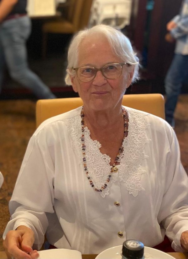 Veronique Deneire