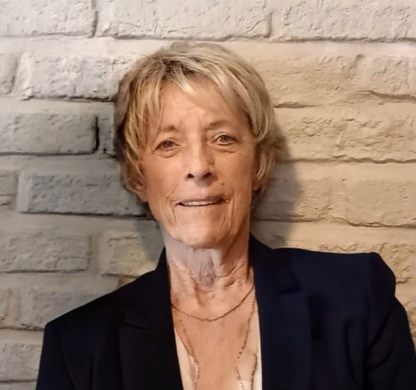 Rosa Anne Versnick